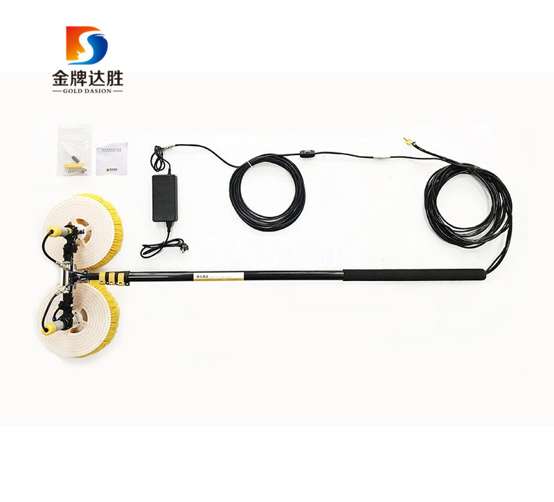 圓盤雙刷頭電動(dòng)太陽(yáng)能板清潔刷